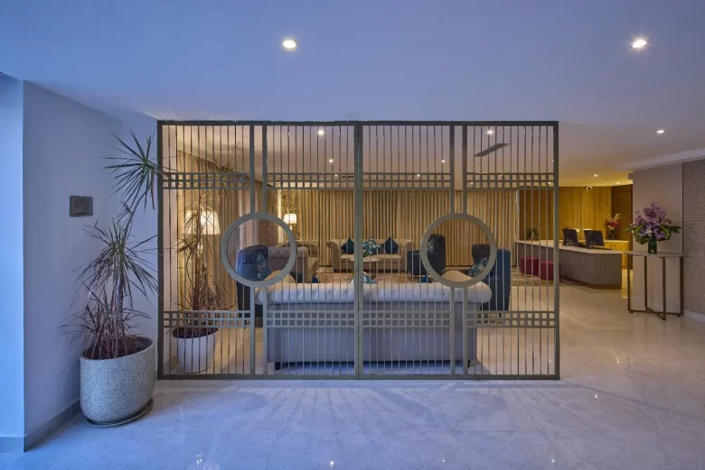 deluxe hotel room