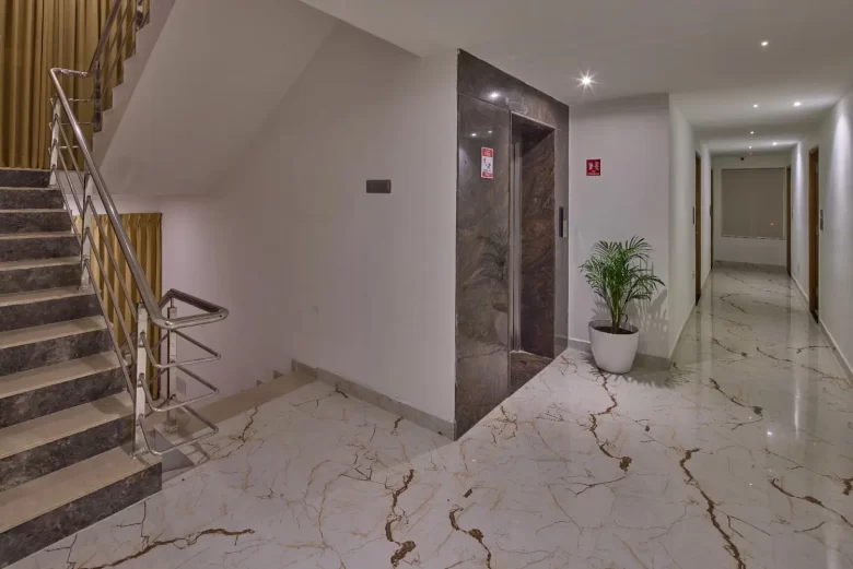 deluxe hotel room
