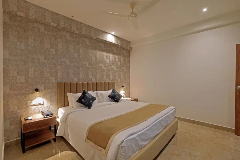luxury hotel room