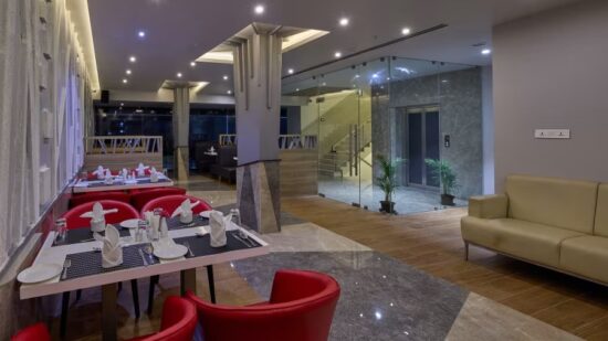 deluxe hotel room
